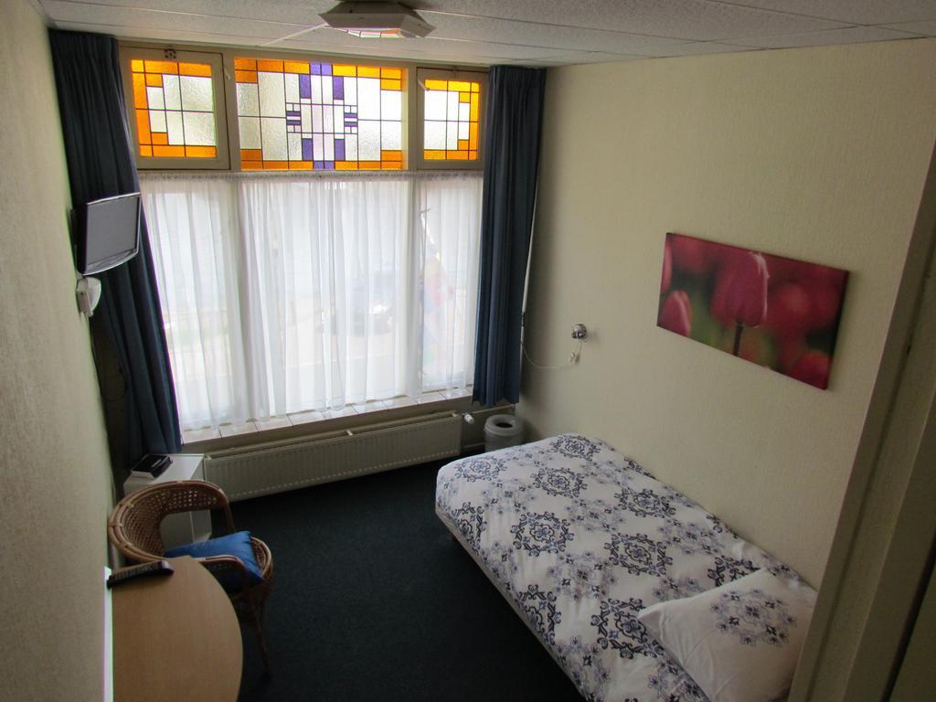 Hotel Cafe Woud Den Helder Habitación foto